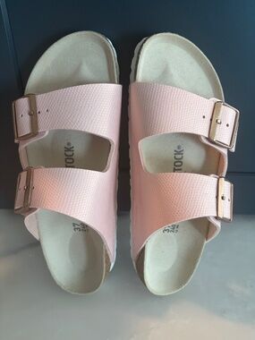 Never Worn Birkenstock Arizona Sandals - Women's EU 37/US 6-6.5 - Blush Pink